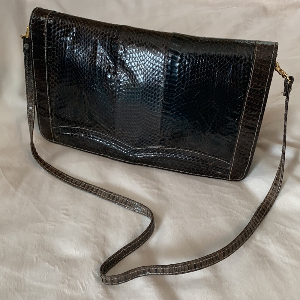 Gorgeous vintage chocolate brown snakeskin bag in amazing condition! Unique!